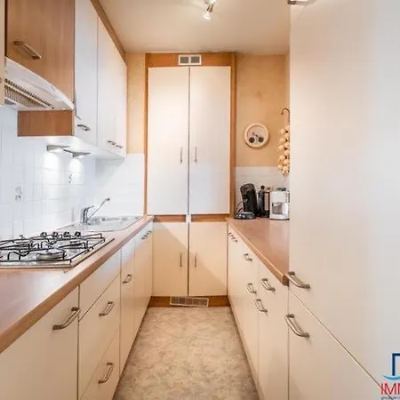 303 Place Leopold 1er A A 100m De La Διαμέρισμα De Panne